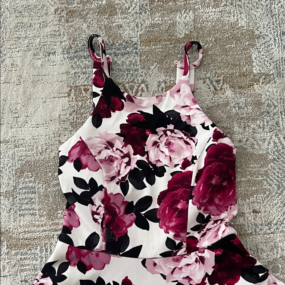 ‼️ Floral Dress in Pink and White ‼️ - Picture 2 of 3
